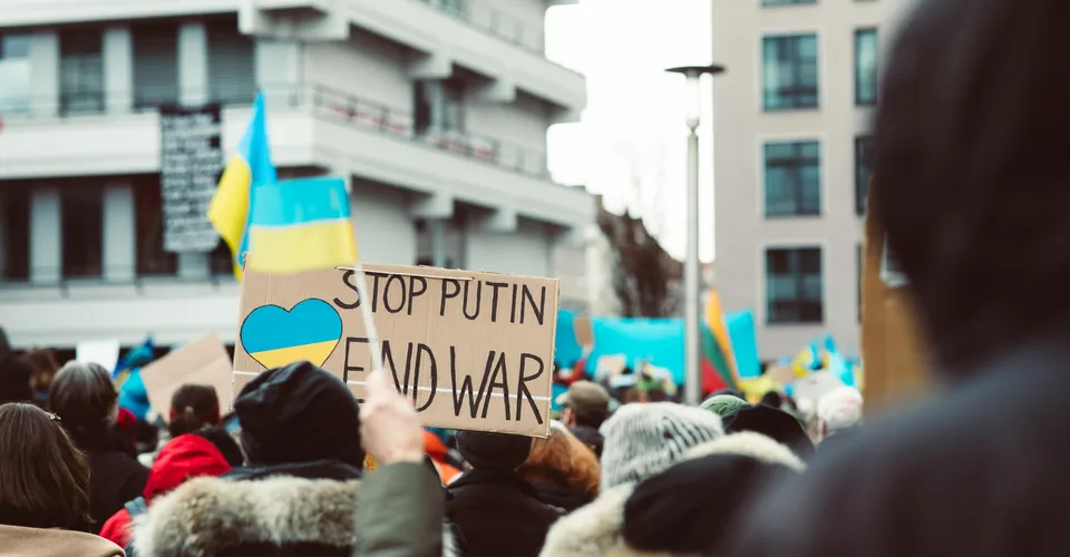 Markets Rally on Peace Theater While Oil Tells the Real Story