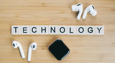 The Great Tech Shuffle: Apple Passes the Baton While Everyone Else Breaks the Rules